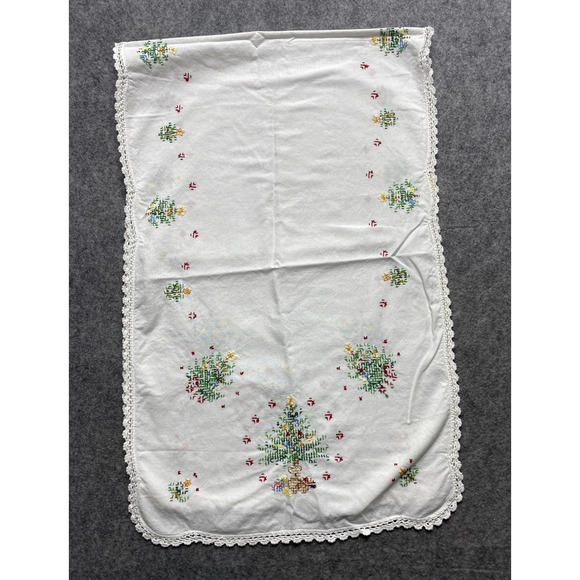 Christmas Table Runner Cross Stitch Embroidered Trees Teddy Bear Lace Trim White - Picture 8 of 14